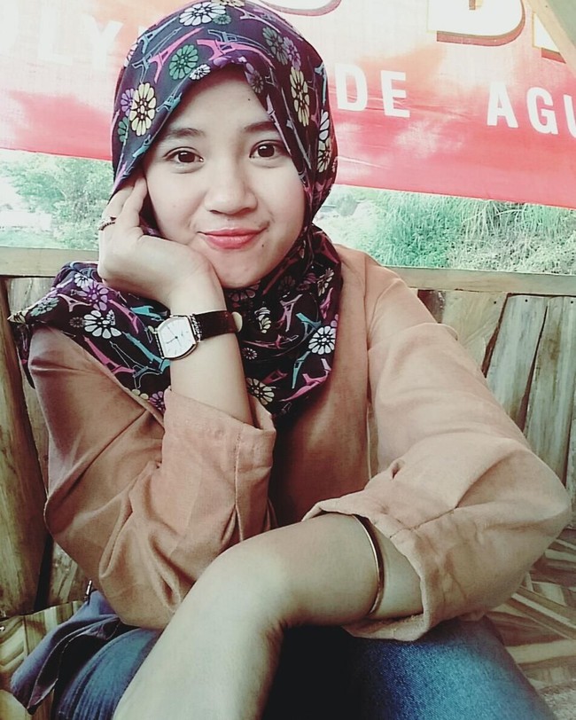 Kalau ini penampilan Rima memakai hijab, tetap cantik nggak menurut kamu? Foto: Instagram