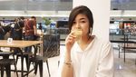 Ini Pose Seru Calon Menantu Ahok, Si Cantik Elisa Jonathan Saat Ngopi dan Makan