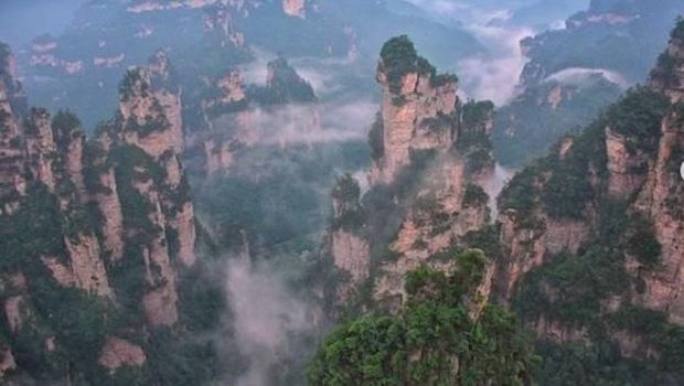 Pemandangan dari atas tebing (lapinester/Instagram)