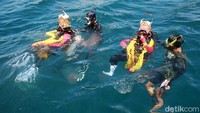 Tari Gandrung ini digelar di Pantai Bangsring Underwater Banyuwangi/Foto: Ardian Fanani