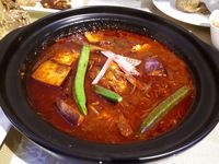 Mamanda Mencicip Nasi Tumpeng dan Asam Pedas di Resto Mamanda Mencicip Nasi Tumpeng dan Asam Pedas di Resto