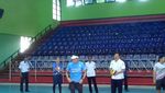 Smash! Aksi Sandiaga Main Voli di GOR Bulungan
