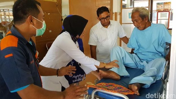 Askan diizinkan pulang dari RSUD Dr Soetomo dan dibawa ke Liponsos.