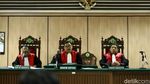 Foto: Tok.. Tok.. Tok...! Ahok-Vero Resmi Bercerai