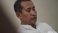 Jagat kriminalitas Jakarta juga pernah diguncang kasus pembunuhan berantai 14 anak kurun 2000 hingga 2008. Korban ada yang disodomi dan dimutilasi. Belakangan, terungkap pelakunya orang paruh baya, Baekuni alias Babe. (Andi Saputra/detikcom)  
