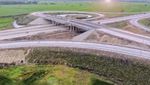 Indah! Tol Ngawi-Wilangan Diapit Rimbunan Pohon dan Gunung Lawu