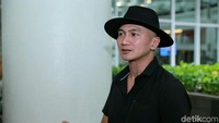 Anji Manji juga menyebut jangan membuat konten sampah ketika penggerebekan Vicky Prasetyo viral. Foto: Ismail/detikHOT