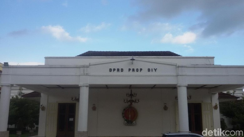 gedung dprd diy gedung dprd diy
