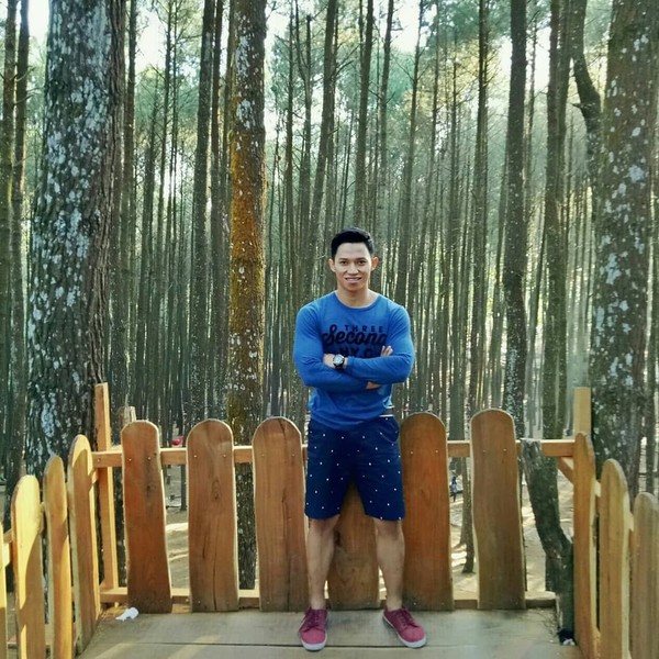 Tidak hanya sibuk kerja, petugas berbadan kekar ini juga suka jalan-jalan lho! (didi_wahyudi89/Instagram) Tidak hanya sibuk kerja, petugas berbadan kekar ini juga suka jalan-jalan lho! (didi_wahyudi89/Instagram)