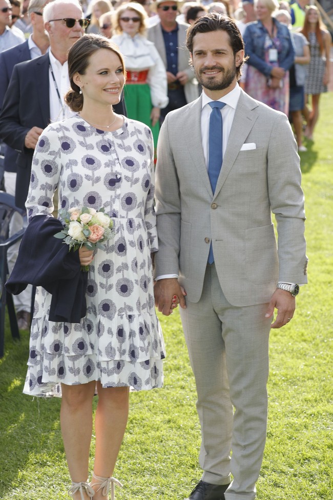 Hingga di 2009, Sofia mulai pacaran dengan Pangeran Carl Philip dari Swedia. Keduanya bertemu di sebuah klub malam di Stockholm, Swedia. Foto: Getty Images