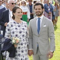 Hingga di 2009, Sofia mulai pacaran dengan Pangeran Carl Philip dari Swedia. Keduanya bertemu di sebuah klub malam di Stockholm, Swedia. Foto: Getty Images