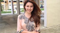 Namanya Pamela Ardana, gadis cantik asal Magelang ini jadi perhatian karena punya koleksi tas Hermes yang harganya miliaran. Pamela sendiri berbisnis sejak usia 20 tahun, dia juga suka jalan-jalan. (Pamela Ardana/Instagram)