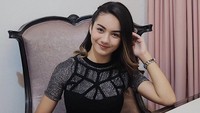 Senyum manis Ersya Aurelia. Foto: Dok. Instagram/ersyaurel