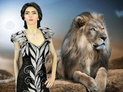 Sosok YouTuber Wanita Frustrasi Penebar Teror Maut