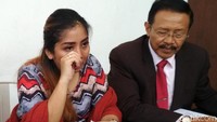 Disya mengatakan Enji sempat ingin bertanggung jawab namun saat usia kehamilannya memasuki bulan ke-5, mantan suami Ayu Ting Ting itu malah menghilang.  Foto: Hanif Hawari/detikHOT