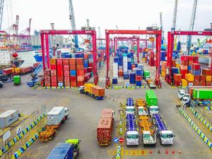 Pelindo III Kantongi Laba Rp 2 Triliun, Naik 35%