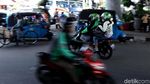 Kawasan Stasiun Karet Tanah Abang Semakin Semrawut