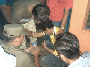 Kerap Ketuk Pintu Tetangga Pakai Palu, Pria Ini Diamankan Dinsos
