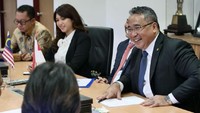 Selain produk sandang pangan, pamera itu pun menjadi ajang bagi pejabat daerah dari Indonesia untuk menggaet calon investor. Foto: dok. Kemendes