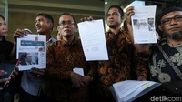 Akibat puisi itu, Sukmawati pun dilaporkan ke polisi oleh sejumlah pihak seperti Ketua DPP Partai Hanura Amron Asyhari,Tim Pembela Ulama dan Aktivis (TPUA) Gerakan Mahasiswa Islam Indonesia (GMII), dan Persaudaraan Alumni (PA) 212. (Foto: Ari Saputra/detikcom)