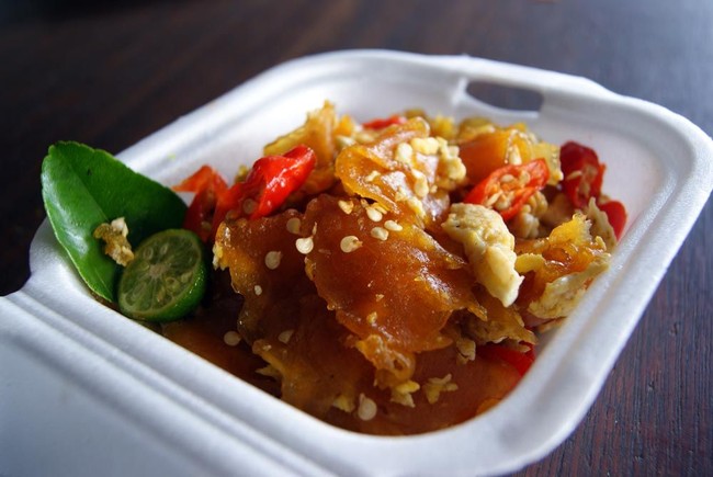 Yuk, Sore Ini Ngemil Jajanan Murah Meriah dan Enak Ini!