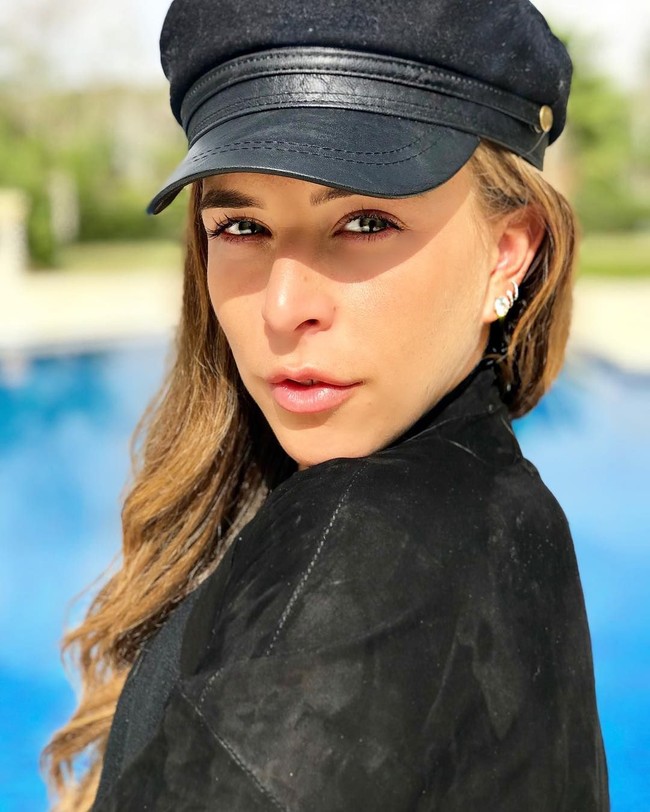 Chloe dekat dengan model 34 tahun itu sejak 2017 silam. Sosialita cantik itu seolah dibutakan oleh cinta tanpa lagi berpikir soal status Jeremy yang sudah menikah dan punya tiga anak. Foto: Instagram