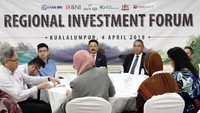 Forum ini melibatkan 6 Bupati dan 1 Walikota yang mempresentasikan produk unggulan daerah mereka di hadapan para investor Malaysia. Sementara pameran digelar dengan tujuan untuk menjalin kerja sama ekonomi bilateral melalui Pembahasan dan Diskusi Business Networking antara PPI (Pejabat Penghubung Investasi) Indonesia-Malaysia dan Kadin Komite Indonesia-Malaysia. Foto: Fanda/Kemendes PDTT