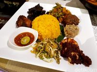 Mamanda: Mencicip Nasi Tumpeng dan Asam Pedas di Resto Historis Singapura