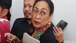 Tangis dan Permohonan Maaf Sukmawati soal Puisi Ibu Indonesia