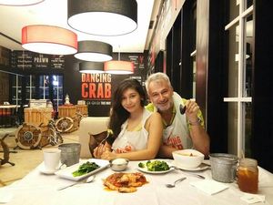 Krenyes Gurih Jajanan Tahu hingga Gaya Makan Baby Margaretha yang Romantis