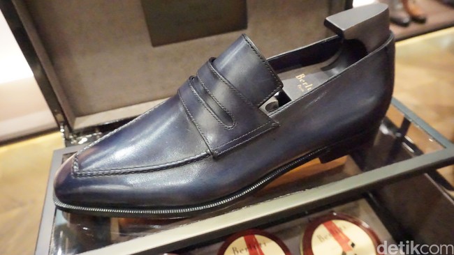 Berluti juga memiliki seri Andy yang namanya terinspirasi dari seniman legendaris Andy Warhol. Sepatu tersebut didesain oleh Andy sendiri. (Foto: Daniel Ngantung/Wolipop)