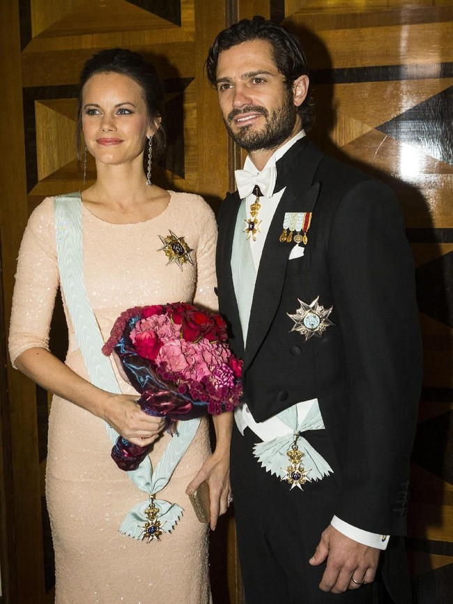 Sofia Hellqvist dinikahi Pangeran Carl Philip dari Swedia. sebelum menikah, Sofia adalah model yang bahkan pernah berpose hampir tanpa busana untuk pemotretan. Foto-foto masa lalu itu pun sempat membuat hubungannya dengan pangeran jadi kontroversi, namun cinta yang membuat Sofia menjadi Putri Swedia yang dicintai rakyatnya kini. Foto: Getty Images