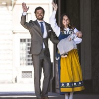 Kini pernikahan Sofia dan Pangeran Carl dianugerahi dua anak. 