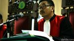Foto: Tok.. Tok.. Tok...! Ahok-Vero Resmi Bercerai