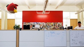 Kantor YouTube dibuat dengan nuansa ceria dan fun sama seperti induk perusahaannya, Google. (Foto: Huffingtonpost)