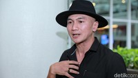 Anji bercerita soal bullying yang diterimanya di dunia maya. Pool/Ismail/detikFoto.