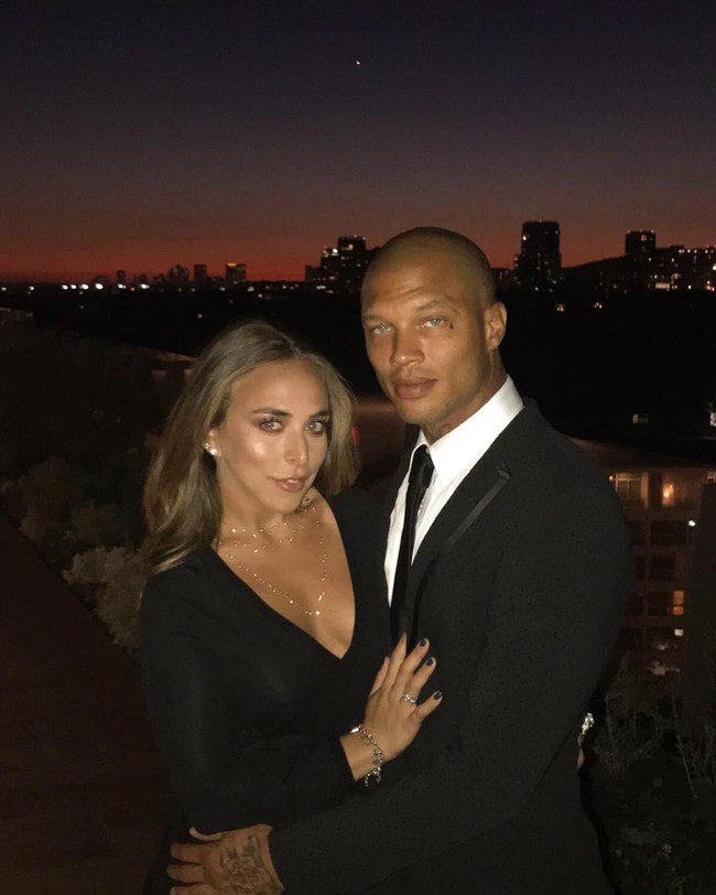 Kini hubungan mereka pun kembali dibicarakan. Lantaran Jeremy menghamili Chloe. Foto: Instagram