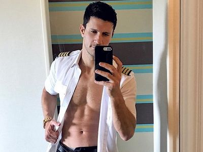 Isai Ortiz, Pilot Ganteng Bertubuh Kekar