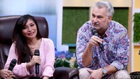 Baby Margaretha dan Christian Bradach saat mengisi acara Pagi-pagi Pasti Happy di Trans TV, Kapten Tendean, Jakarta Selatan pada Kamis (5/4).