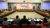 Suasana saat uji publik berlangsung.
