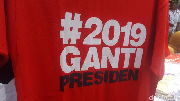 Kaus #2019GantiPresiden Dijual di Stan Rakernas Gerindra