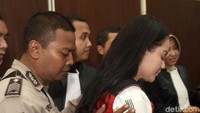 Menurutnya ia biasa saja menanggapi hal tersebut dan itu adalah foto lamanya. Pool/Noel/detikFoto.