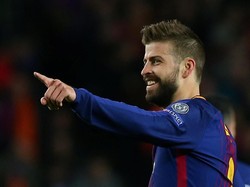 Gerard Pique masih dianggap pantas masuk kandidat pengisi tim terbaik FIFA FIFPro 2018. Ini menurut penilaian performa pada periode 3 Juli 2017-15 Juli 2018 (Albert Gea/Reuters)