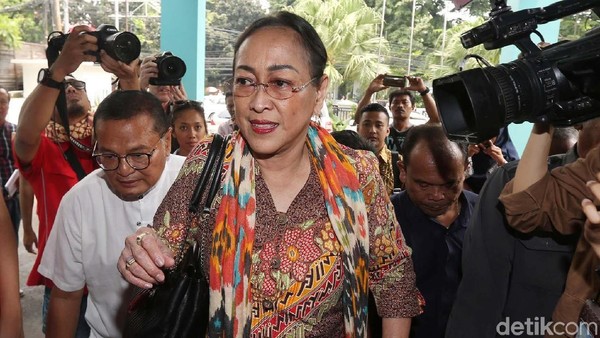 Air Mata, Demo, hingga Penghentian Kasus Puisi Sukmawati