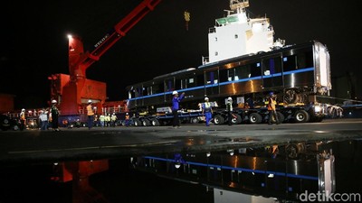 Kereta MRT Jakarta Tiba di Priok dari Jepang, Yuk Lihat Fotonya