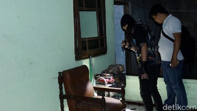 Foto: Polisi Cari Jejak Pelaku Penyanderaan di Pondok Labu
