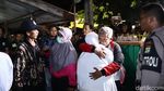 Lokasi Penyanderaan di Pondok Labu Dikerumuni Warga