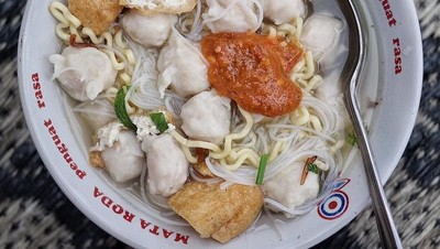 Sluurp! 20 Bakso Kerikil Kenyal Gurih Ada di Sini