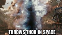 Thanos lantas melempar Thor ke luar galaxy, setelah memiliki batu tersebut. Foto: dok Instagram
