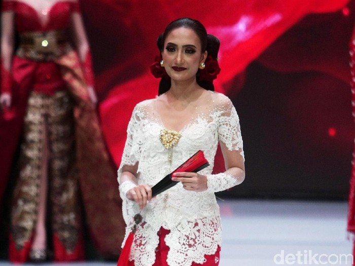 Bangga memakai kebaya pada peringatan hari kartini merupakan salah satu usaha pelestarian